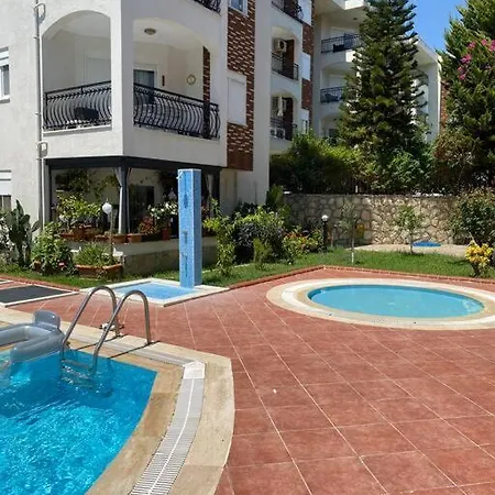 Apartament Side'de Havuzlu Daire Side