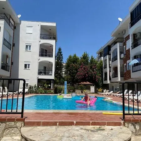 Side'de Havuzlu Daire Apartament